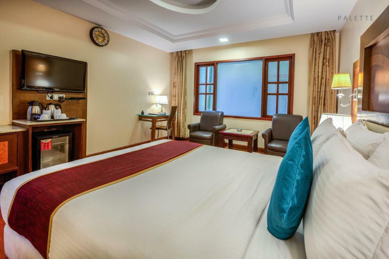 Golden Metro Hotel Бангалор Экстерьер фото