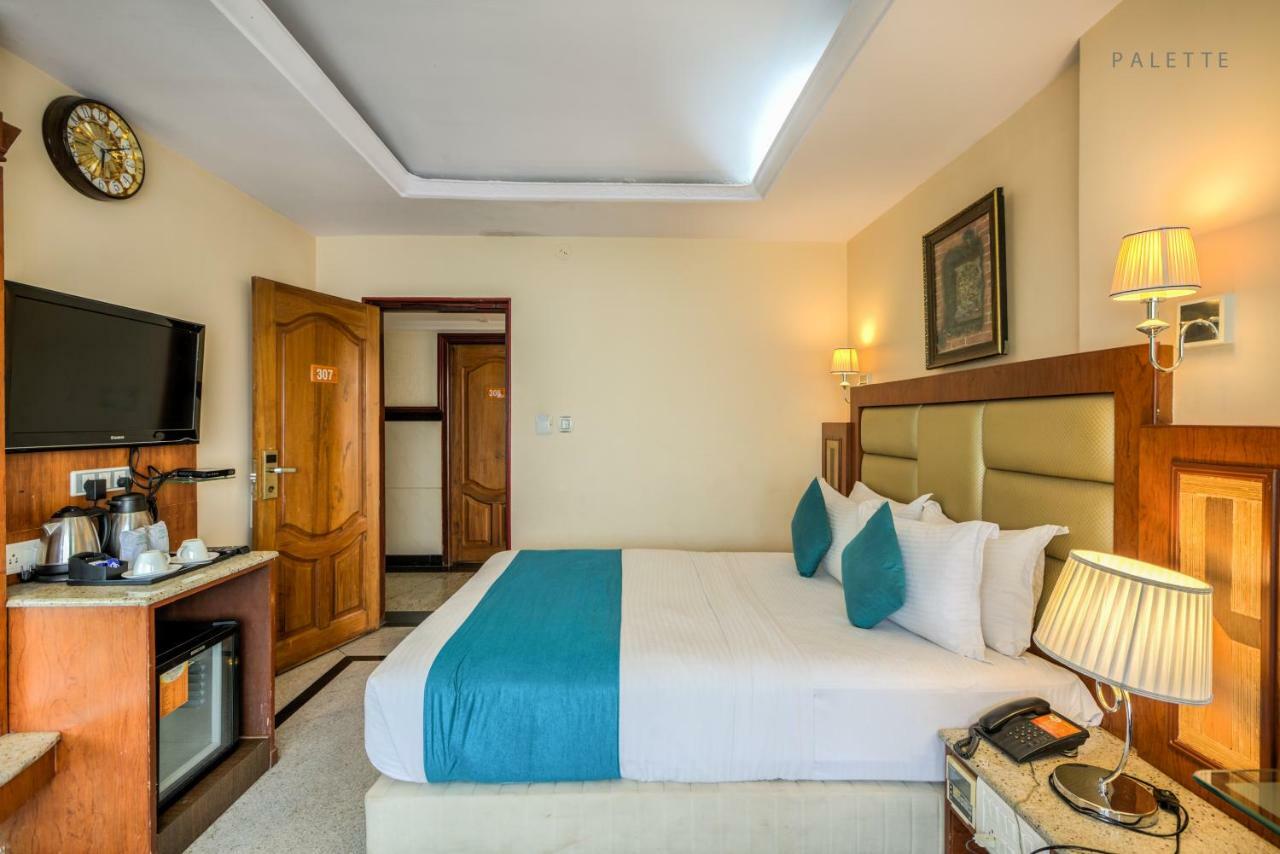 Golden Metro Hotel Бангалор Экстерьер фото